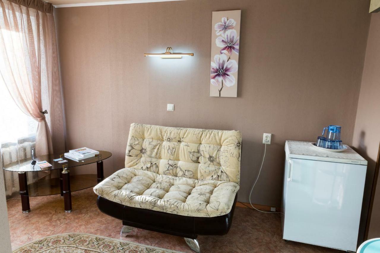 Tourist Hotel Ustʼ-Kamenogorsk Extérieur photo